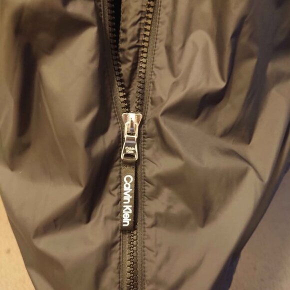 Brand NEW Calvin Klein Anorak Jacket / Windbreaker / Rain Coat - Picture 4 of 7